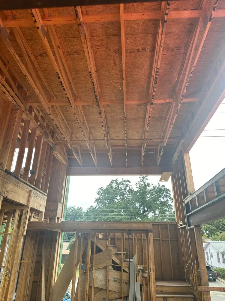 Slide of Xander comfort