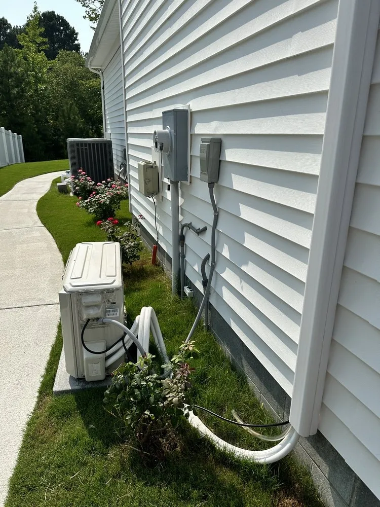 Slide of Xmoox Ultimate Service