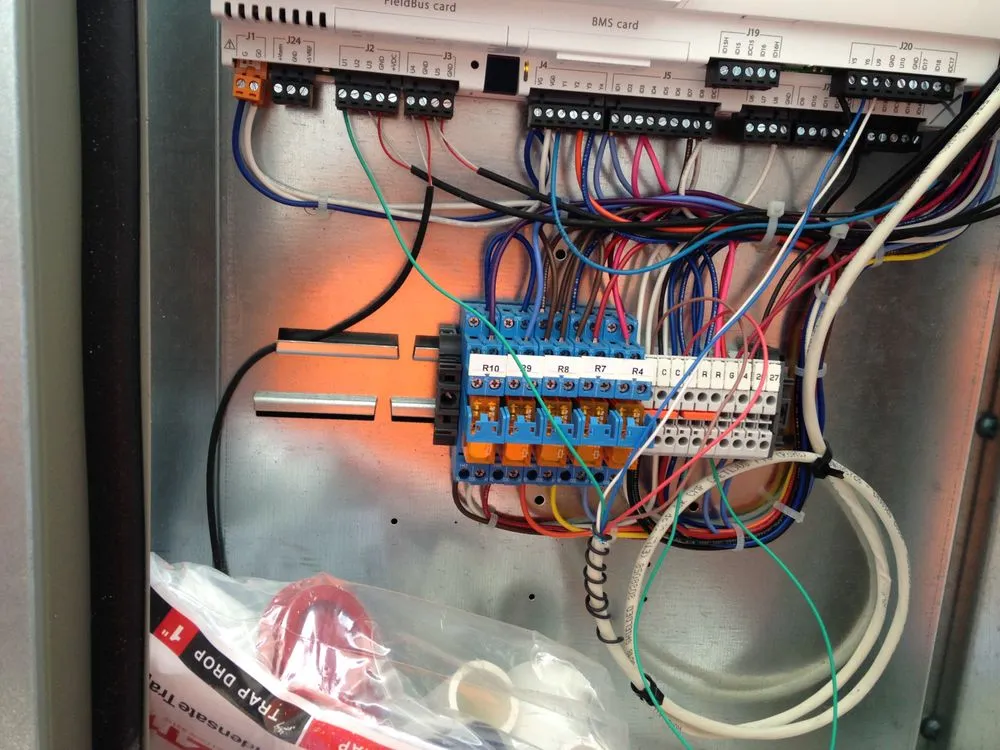 Slide of Yeti's Mechanical Airconditioning & Heat