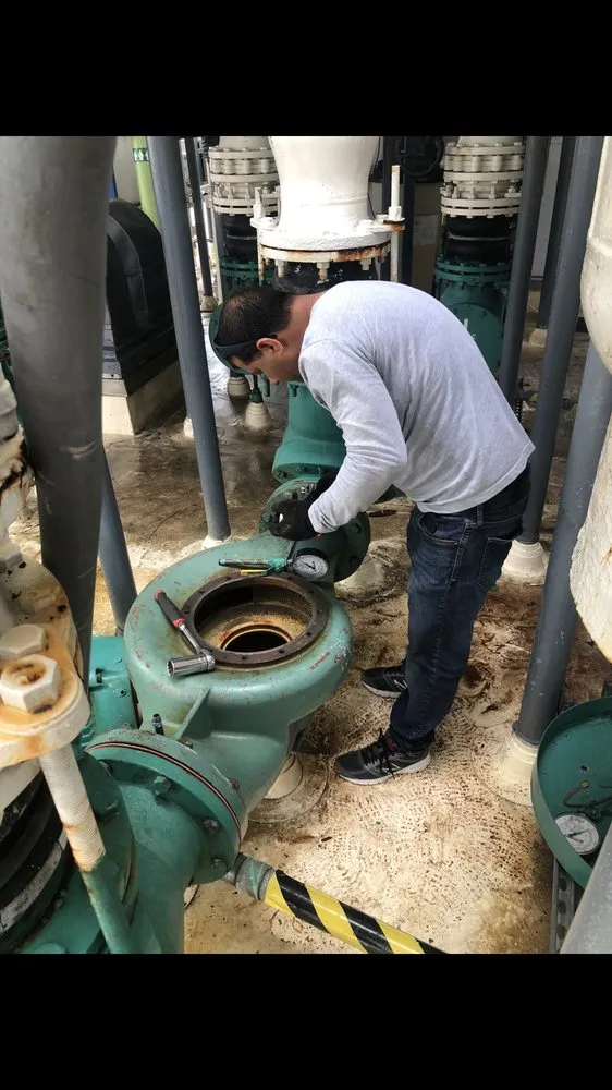 Slide of Yorgis Servicio Y Reparación