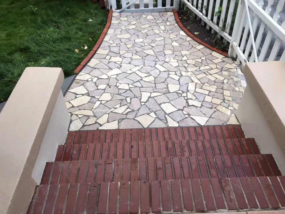 Slide of Yuri Construction